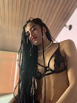 MichelleDiaz Pink online show from 02.23.25