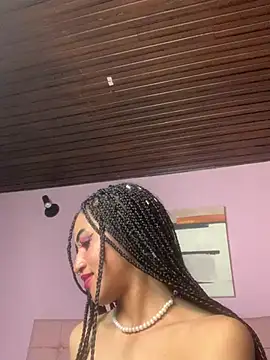 MichelleDiaz Pink online show from 02.28.25