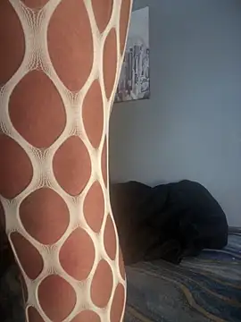 MichelleDiaz Pink online show from 11.27.25