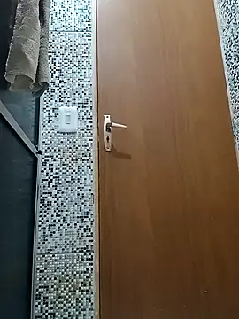 Snapshot of 464a-err chatting on 10.22.25 464a-err online show from 10.22.25