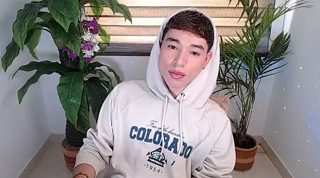 Snapshot of cod_dolll chatting on 03.13.25 cod dolll online show from 03.13.25