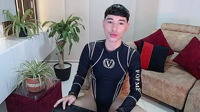 Snapshot of cod_dolll chatting on 10.06.25 cod dolll online show from 10.06.25