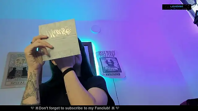 Hisato111 online show from 10.16.25