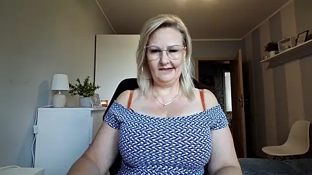 Snapshot of DianaLive chatting on 07.08.26 DianaLive online show from 07.08.26