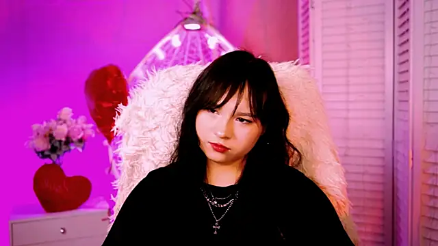 Snapshot of HanaWise chatting on 02.27.25 HanaWise online show from 02.27.25