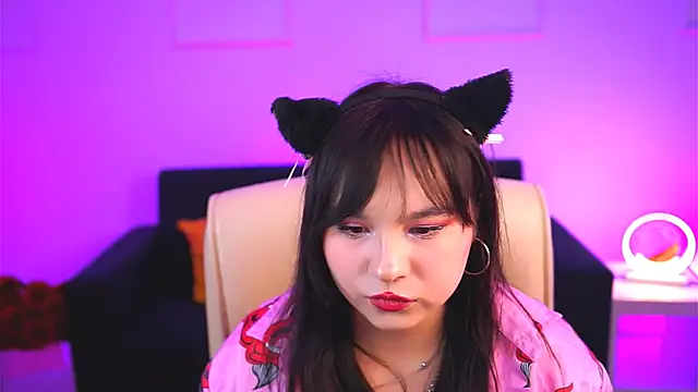 Snapshot of HanaWise chatting on 03.07.25 HanaWise online show from 03.07.25