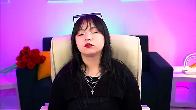 Snapshot of HanaWise chatting on 03.13.25 HanaWise online show from 03.13.25