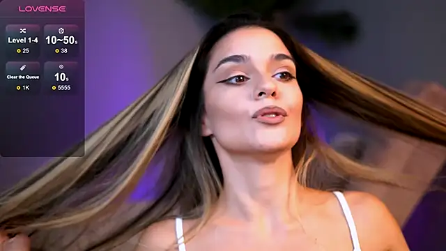 Snapshot of RobertaRosetti chatting on 09.09.25 RobertaRosetti online show from 09.09.25