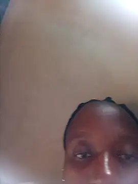 Snapshot of LoveDropss chatting on 11.15.25 LoveDropss online show from 11.15.25