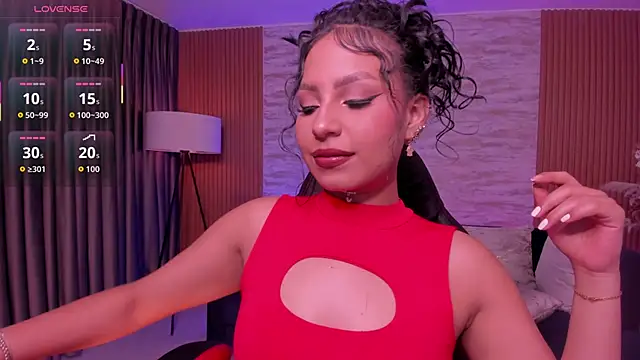 Snapshot of hannah_thomson_ chatting on 10.29.25 hannah thomson online show from 10.29.25