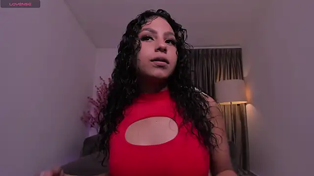 Snapshot of hannah_thomson_ chatting on 11.26.25 hannah thomson online show from 11.26.25