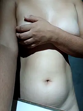 Snapshot of meddy_delicinha chatting on 02.22.26 meddy delicinha online show from 02.22.26