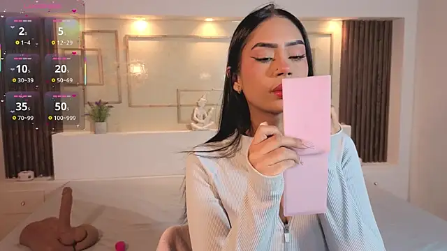 ChloeMoon9 online show from 11.08.25