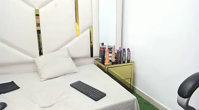 Snapshot of Kendall_6669 chatting on 02.25.25 Kendall 6669 online show from 02.25.25