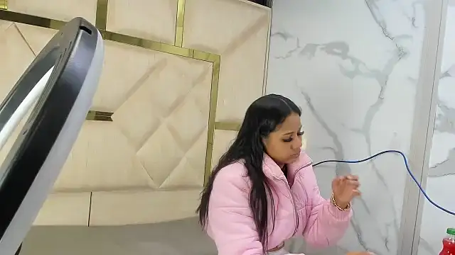 Snapshot of Kendall_6669 chatting on 11.11.25 Kendall 6669 online show from 11.11.25