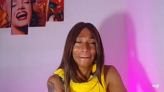 red veltet online show from 10.04.25