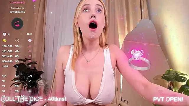 Snapshot of luna_joy_ chatting on 03.22.25 luna joy online show from 03.22.25