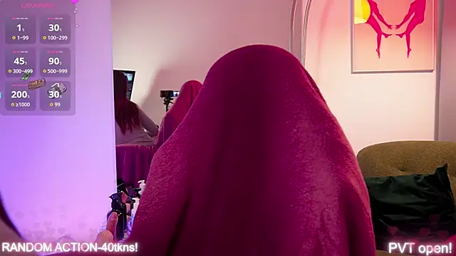 Snapshot of luna_joy_ chatting on 11.28.25 luna joy online show from 11.28.25