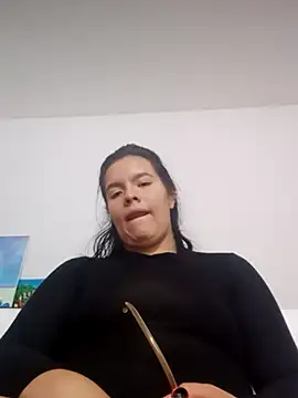 Snapshot of krolay16 chatting on 03.22.25 krolay16 online show from 03.22.25