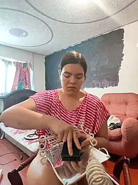 Snapshot of krolay16 chatting on 09.28.25 krolay16 online show from 09.28.25