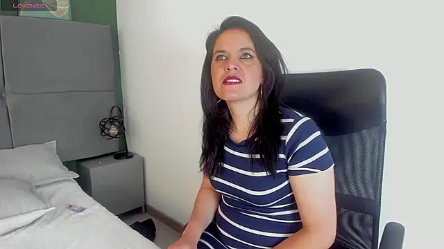 laura hotties online show from 03.05.25