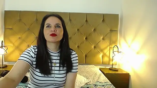 laura hotties online show from 03.17.25