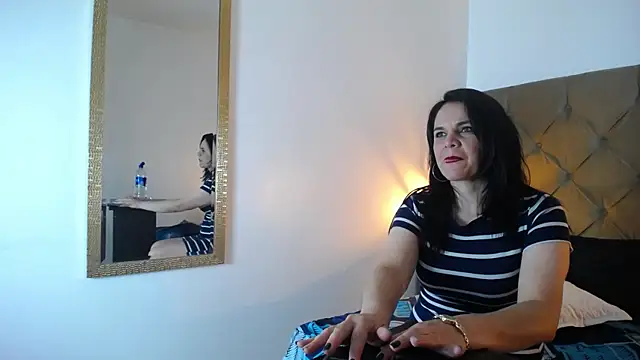 laura hotties online show from 03.21.25