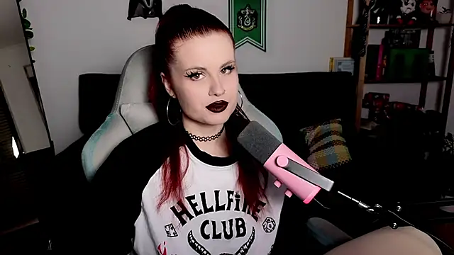 Della Ideal online show from 11.30.25