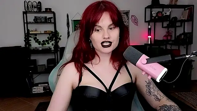 Della Ideal online show from 04.19.26