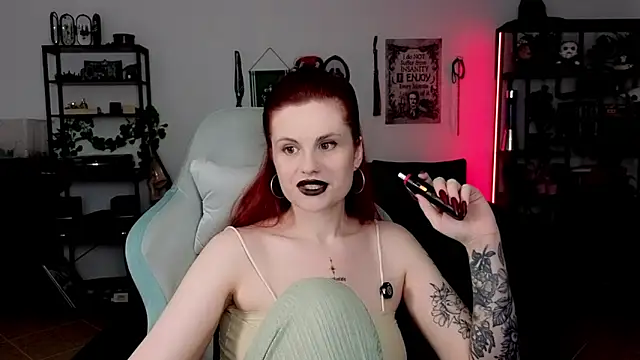 Snapshot of Della_Ideal chatting on 06.28.26 Della Ideal online show from 06.28.26