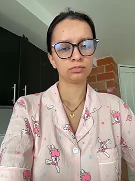 Snapshot of Soy_Sara7 chatting on 10.27.25 Soy Sara7 online show from 10.27.25