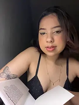 KiaraCut online show from 04.05.26