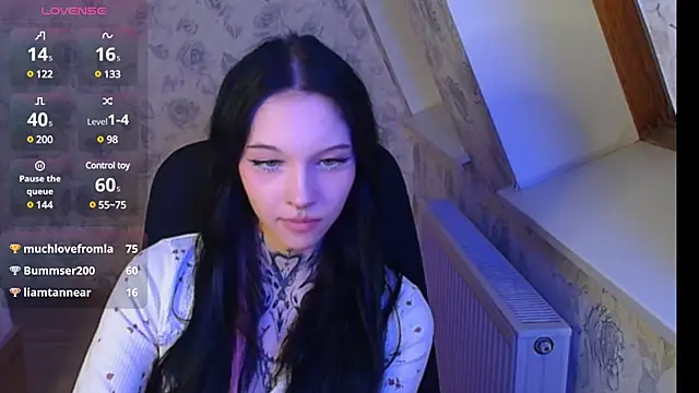 Snapshot of mefwhore chatting on 03.19.25 mefwhore online show from 03.19.25