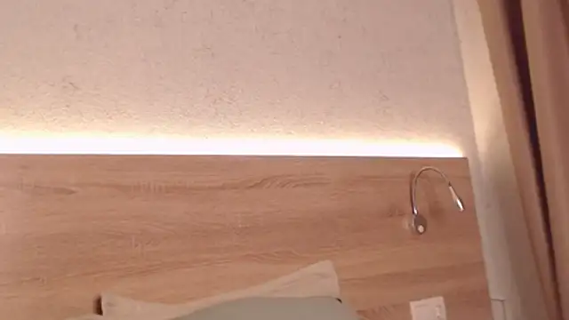 Snapshot of IvyAngel chatting on 11.28.25 IvyAngel online show from 11.28.25