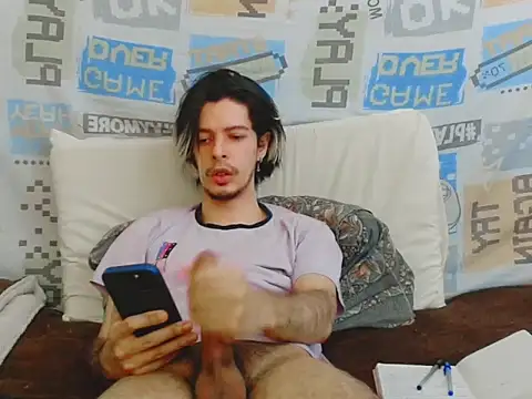 Snapshot of blondetwink chatting on 04.29.26 blondetwink online show from 04.29.26
