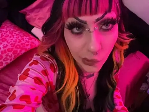 Snapshot of ChrryFoxx chatting on 11.01.25 ChrryFoxx online show from 11.01.25