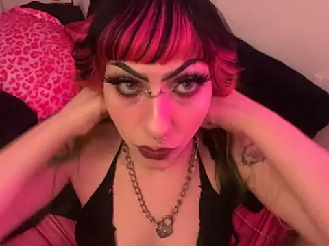 Snapshot of ChrryFoxx chatting on 11.25.25 ChrryFoxx online show from 11.25.25