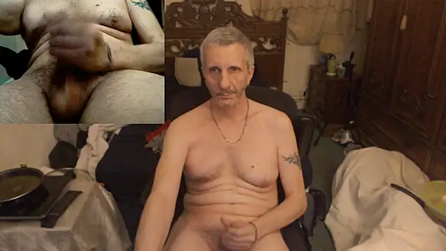 Snapshot of maxdaddy690 chatting on 03.09.26 maxdaddy690 online show from 03.09.26