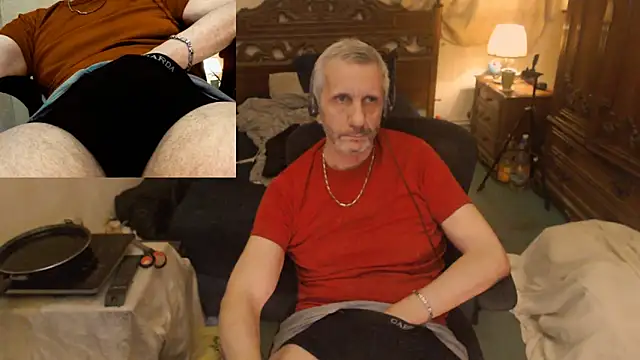 Snapshot of maxdaddy690 chatting on 03.20.26 maxdaddy690 online show from 03.20.26