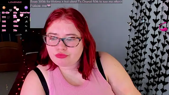 Snapshot of Lily_lu_one chatting on 10.23.25 Lily lu one online show from 10.23.25