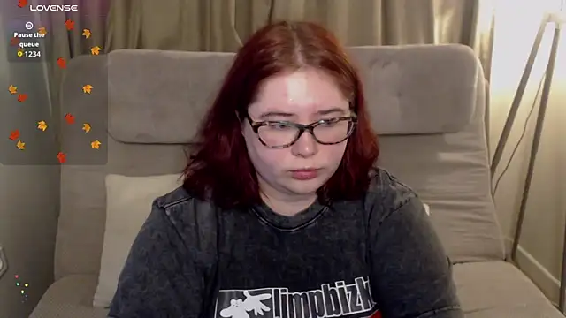 Snapshot of Lily_lu_one chatting on 11.21.25 Lily lu one online show from 11.21.25