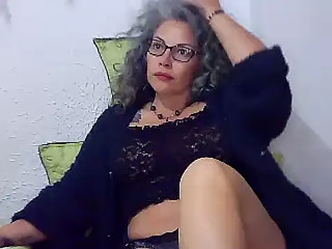 Victoria Lover online show from 03.10.25