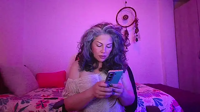 Snapshot of Victoria_Lover chatting on 12.19.25 Victoria Lover online show from 12.19.25