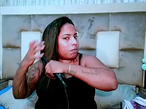 Snapshot of indiantopaz694u chatting on 03.20.25 indiantopaz694u online show from 03.20.25