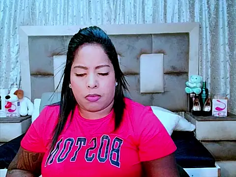 Snapshot of indiantopaz694u chatting on 03.21.25 indiantopaz694u online show from 03.21.25