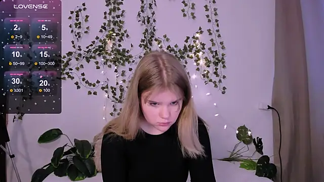 Snapshot of LaseyMoon chatting on 03.20.25 LaseyMoon online show from 03.20.25