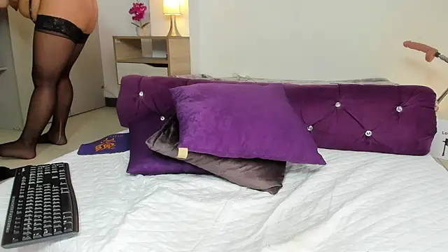 MontserratMarie online show from 03.10.25