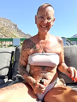 Emma Milf25 online show from 05.21.26