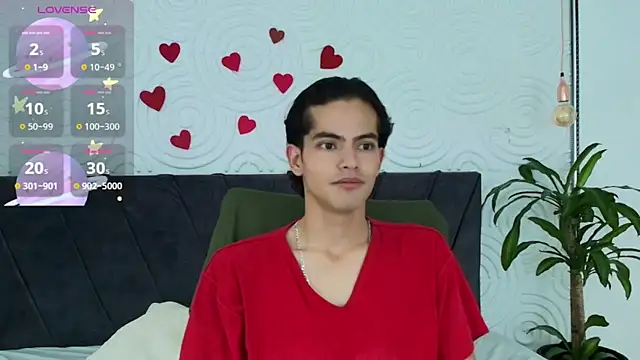 Snapshot of Maximoherrera_16 chatting on 04.17.26 Maximoherrera 16 online show from 04.17.26