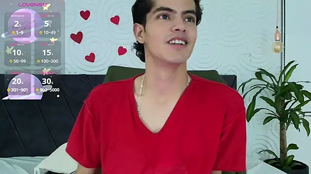 Snapshot of Maximoherrera_16 chatting on 04.21.26 Maximoherrera 16 online show from 04.21.26